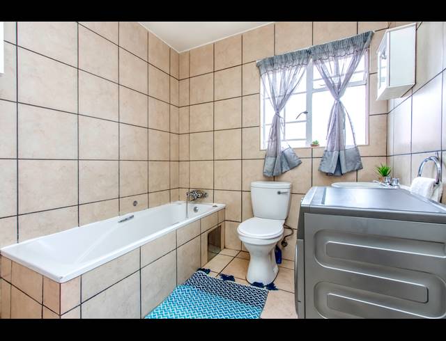 2 BEDROOM APARTMENT FOR SALE IN COMET